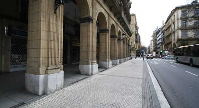 Plaza Guipúzcoa Apartment by FeelFree Rentals, Rezerwuj Apartament Hotele w Baskonia z parkingiem, Parking