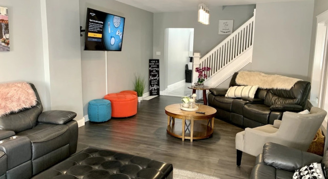 Коттедж Classic The Wheel of Fortune Duplex-8BR Parking
