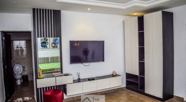 Beautiful One Bed Apartment in Lekki Phase1, Rezerwuj Apartament Hotele w Eti-Osa z parkingiem, Parking