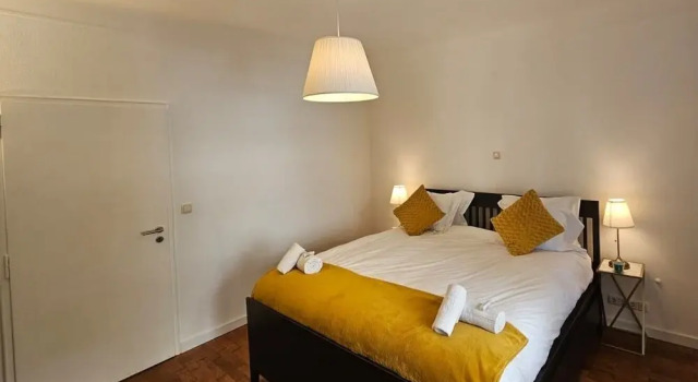 Ideal city stay 1BR near train station