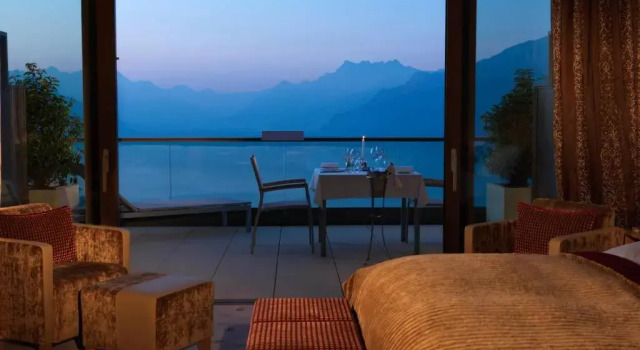 Полулюкс с видом на озеро Le Mirador Resort & Spa