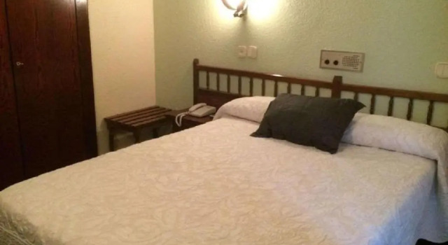 Одноместный номер Standard Hotel Folch