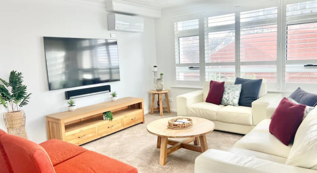 Апартаменты Executive Wharf Boutique Apartments