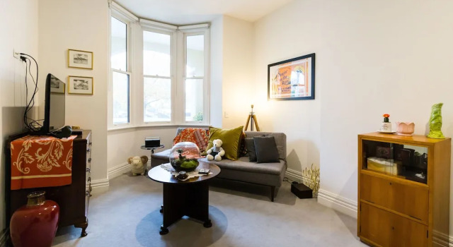 ALIA, 1BDR Fitzroy Apartment, Забронировать Апартаменты/квартира Отели Мельбурна с парковкой, рядом с The Butterfly Club, Парковка
