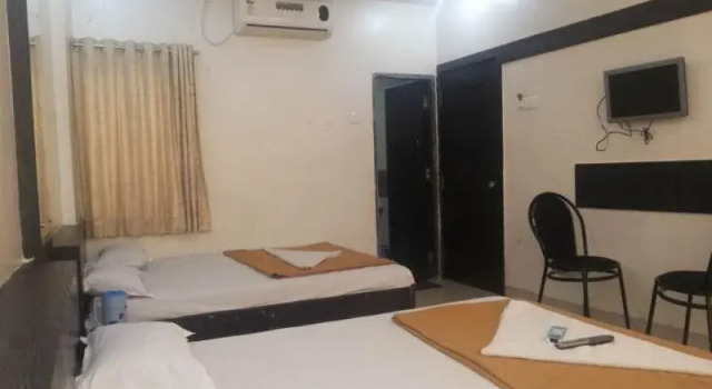 Hotel Sai Galaxy Inn, Забронировать Отель Ширди штат Махараштра, рядом с Железнодорожный вокзал Сайнагар