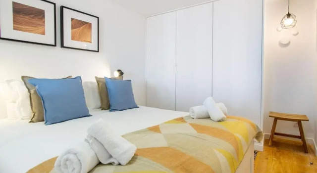 Lovelystay - Turquoise River View I, Забронировать Отель Санта-Мария-Майор Лиссабон, рядом с Santiago Church