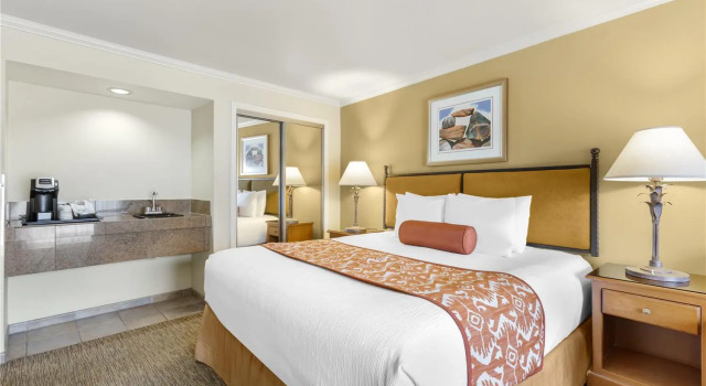Двухместный номер Standard с балконом Best Western Plus Arroyo Roble Hotel & Creekside Villas
