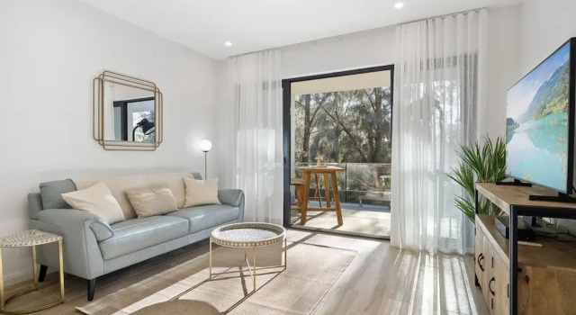Stylish 1-bed Apartment With Rooftop Access, Book Apartment Perth CBD Perth