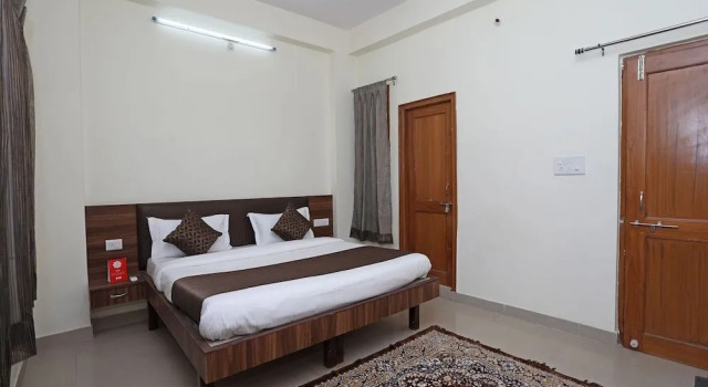 OYO 9878 Home Cozy 3BHK Geetanjali Hospital, Забронировать Отель Отели штата Раджастхана с парковкой, Парковка