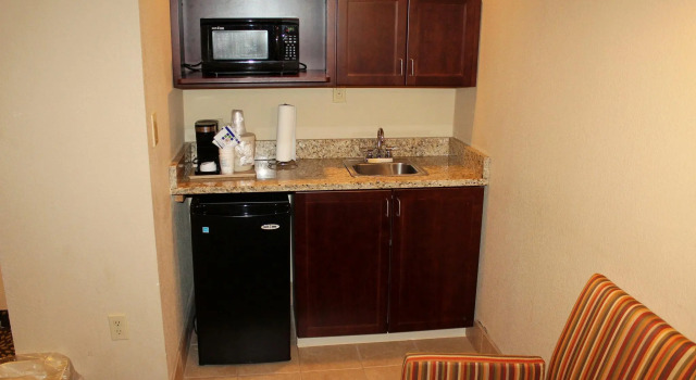 Люкс Holiday Inn Express & Suites Starkville by IHG