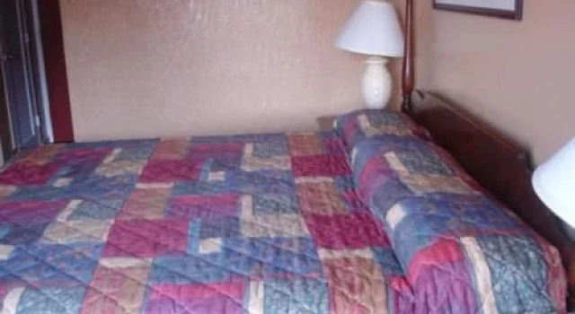 Red Carpet Inn & Suites Albany, Buchen Sie Hotel Albany (und Umgebung) Hudson Valley