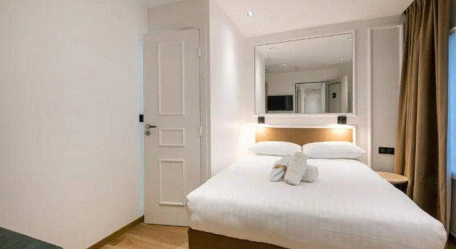 Двухместный номер Standard с видом на внутренний двор HOTEL AU COEUR DE REPUBLIQUE