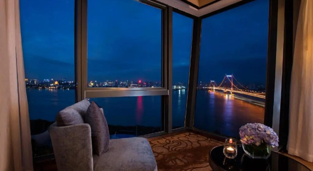 Двухместный номер Superior Hilton Wuhan Yangtze Riverside