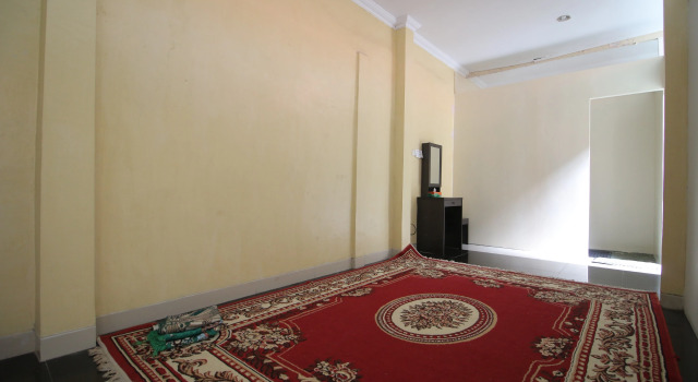 RedDoorz Plus near Universitas Negeri Yogyakarta, Book Hotel Depok 
