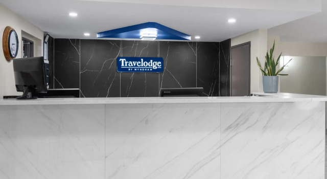 Travelodge by Wyndham Fargo, Забронировать Отель Фарго штат Северная Дакота, рядом с Roger Maris Museum