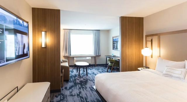 Двухместный люкс с видом на город Fairfield Inn & Suites by Marriott Northfield