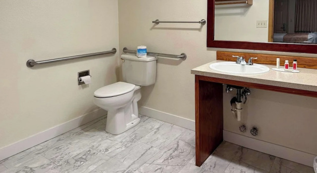 Люкс Econo Lodge Edmonds North Seattle