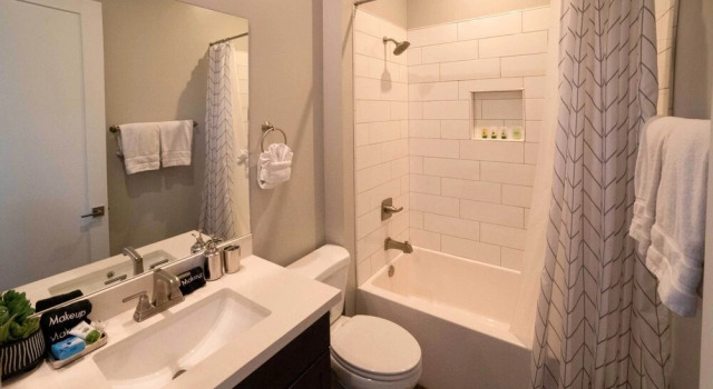 Коттедж Modern Flagstaff Escape w/ Grill, 3 Mi to Downtown