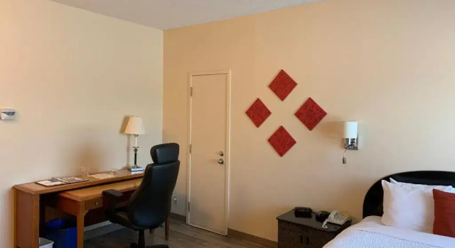 Двухместный номер Executive Days Inn by Wyndham Berthierville