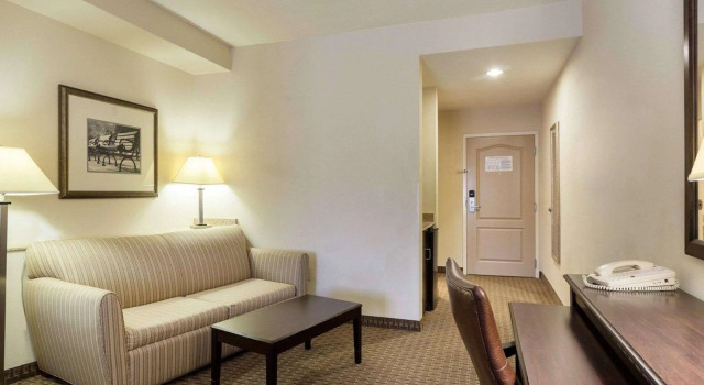 Двухместный люкс Comfort Suites Olive Branch - Memphis South