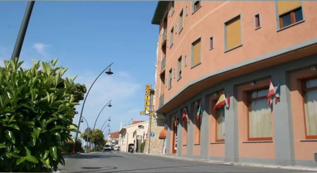 Roma Hotel, Забронировать Отель Отели Кастильоне-делла-Пеская с завтраком, Завтраки