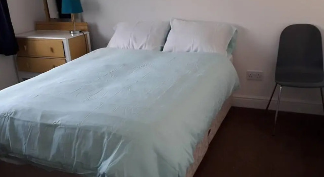Homely 4-bed House in Manchester, Забронировать Дом для отпуска Траффорд Англия