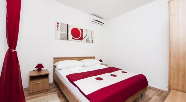 Коттедж с 2 комнатами Apartments Karla Old Town