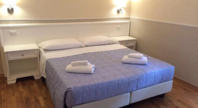 Relais Duomo Adelaide, Забронировать Отель Дуомо Флоренция, рядом с Дом Буонаротти