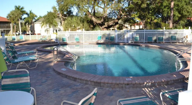 Коттедж 4601 W 46th Street court