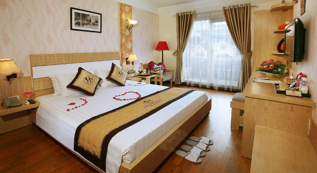 Двухместный номер Deluxe с балконом Hanoi House Hotel & Travel