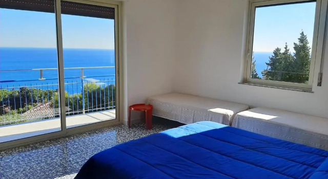 Standard Vierer Zimmer mit Meerblick Hotel Conca dOro