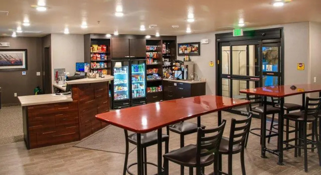 Кровать в общем номере My Place Hotel-Altoona/Des Moines, IA