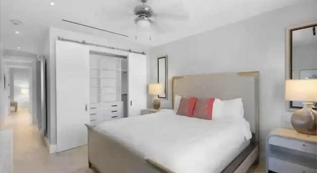 Апартаменты Luxury с 2 комнатами oceanfront Garden Villa Condo at ONE Cable Beach