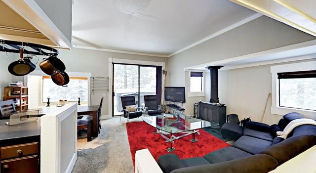 350 Yards To Lift! Private Hot Tub 3 Bedroom Townhouse, Book Feriehus Sommerhuse i Stateline, Hytte