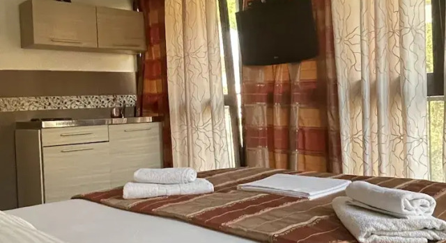 Двухместный номер Standard с балконом и с частичным видом на море Monte Perla Residence