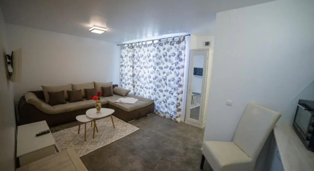 Oneiro Resort, Book Resort Hotels in Mamaia-Sat with a Pool, Swimming Pool