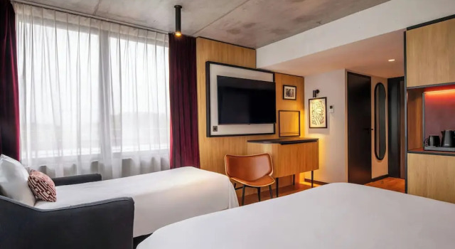 Двухместный семейный номер Standard Renaissance Bordeaux Hotel