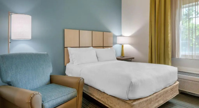 Двухместный номер Standard Candlewood Suites Fort Myers/Sanibel Gateway by IHG