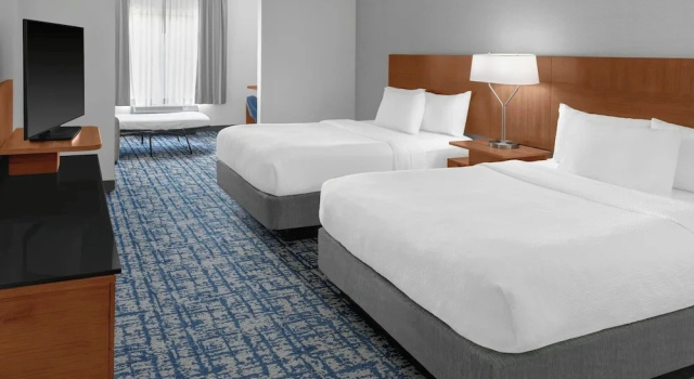 Двухместный люкс с видом на улицу Fairfield Inn and Suites by Marriott Calhoun