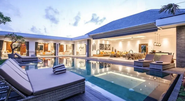 Splendid 6BR Villa, Just 400m to Finns Beach, Rezervovat Vila Chaty v Bali, Chalupa