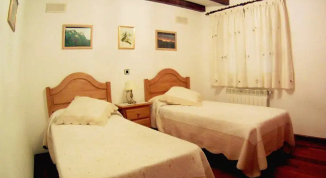 Viviendas Rurales El Cantón, Забронировать Отель Отели Liébana с парковкой, Парковка