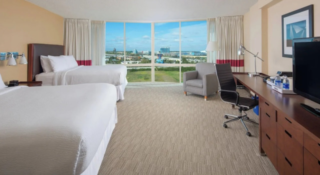 Четырёхместный номер Deluxe Four Points by Sheraton Orlando International Drive