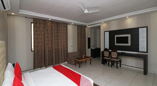 Capital O 26684 The Shahanshahi Resort, Rezervovat Lázně / Resort Mussoorie Uttarakhand
