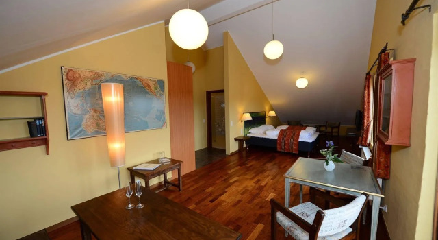 Hotel & Restaurant Fru Larsen, Rezervovat Hotel Hotely v Langaa s parkováním, Parkování