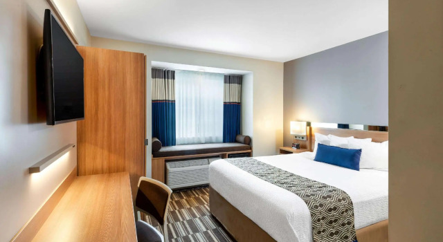 Двухместный номер Standard Microtel Inn & Suites by Wyndham Warsaw