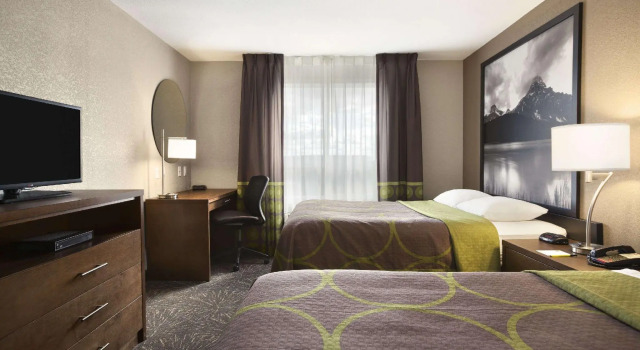 Четырёхместный номер Standard Home Inn and Suites Lloydminster