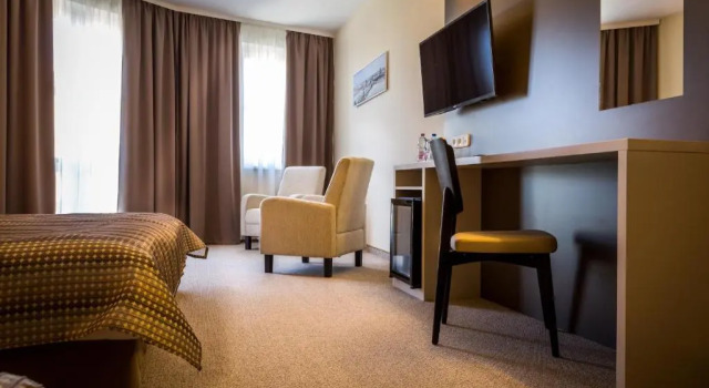 Трёхместный номер Standard Corvin Hotel Budapest Corvin Wing