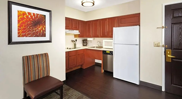 Номер Standard Staybridge Suites South Springfield by IHG