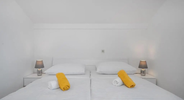 Апартаменты с 3 комнатами с видом на море Apartments Tonći
