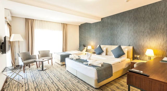 Номер Deluxe Port View Hotel